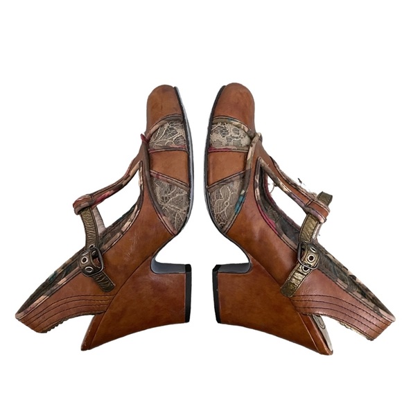 Bobbi Blu Vintage Style T-strap Pumps Brown Bronze Tan & Floral Fabric Accent S7 - Picture 7 of 11
